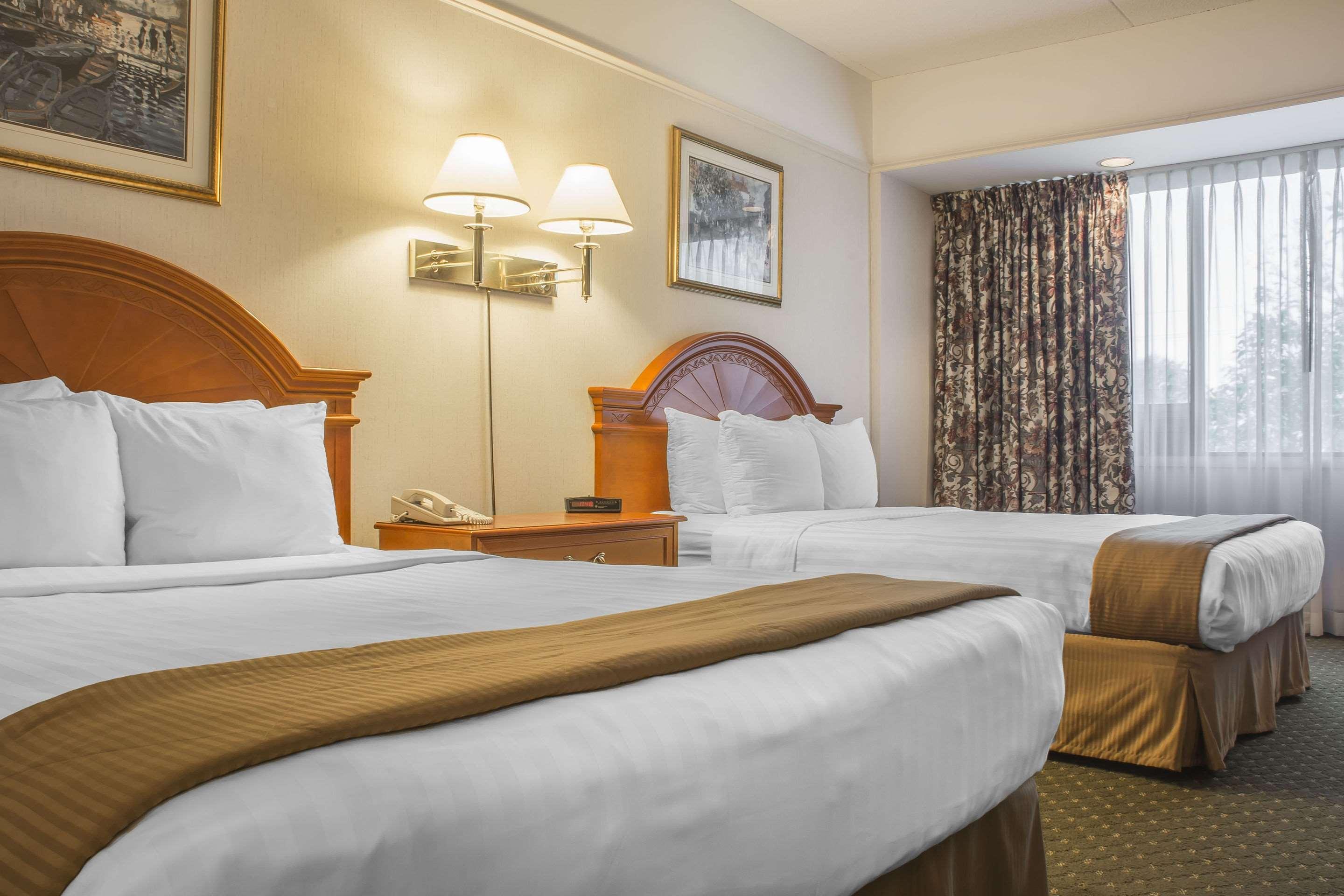 Clarion Hotel & Conference Centre Форт Ери Екстериор снимка