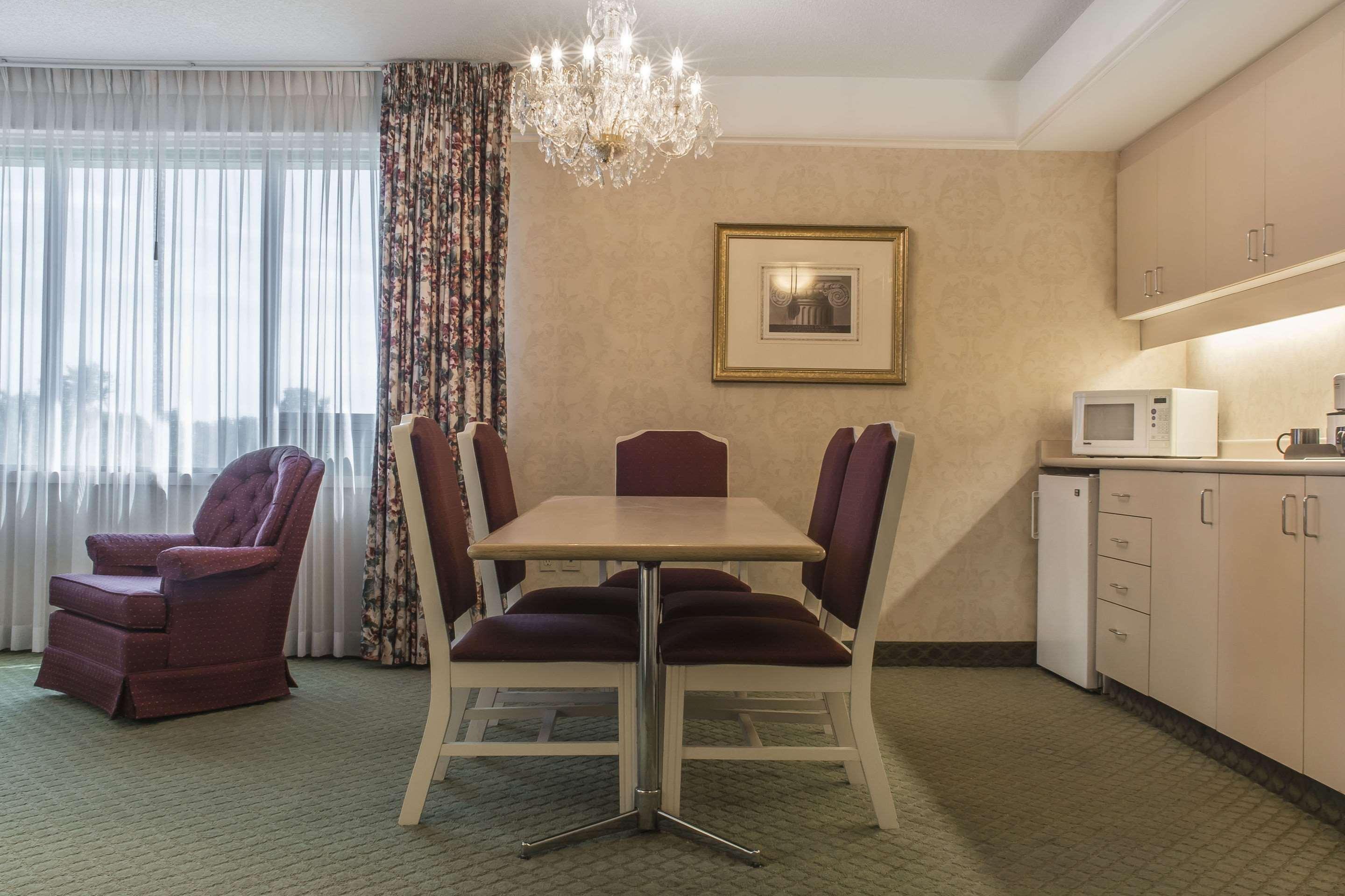 Clarion Hotel & Conference Centre Форт Ери Екстериор снимка