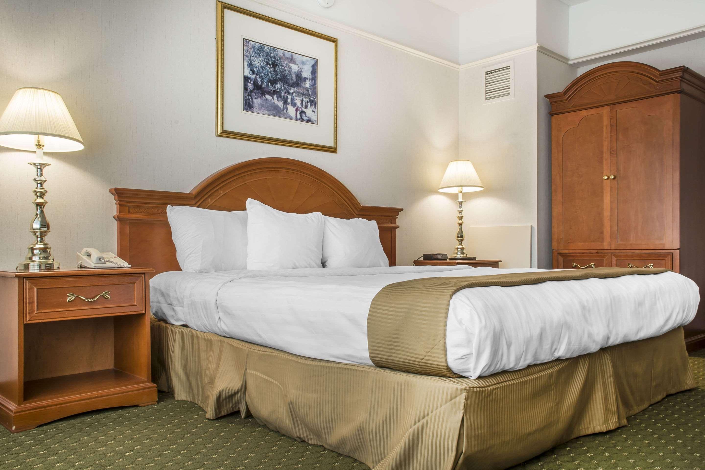 Clarion Hotel & Conference Centre Форт Ери Екстериор снимка