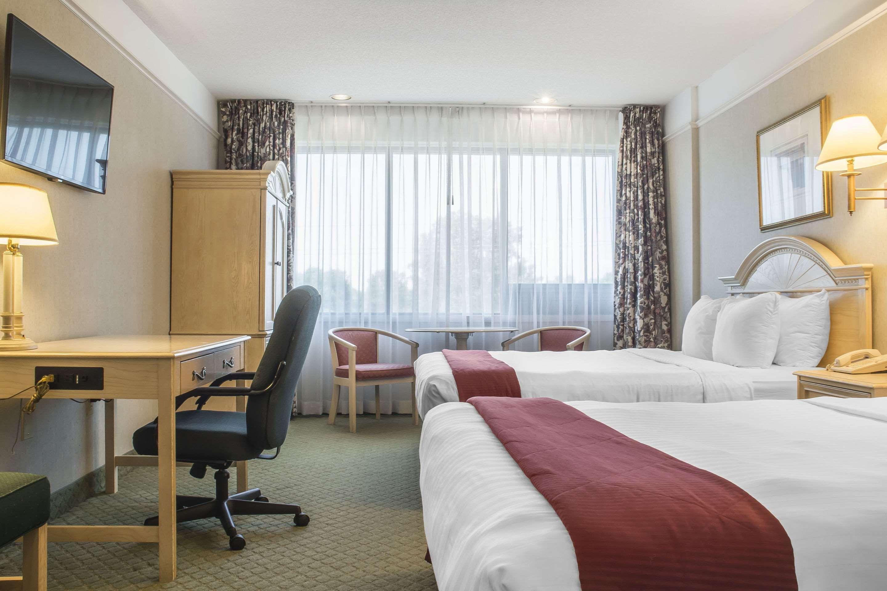 Clarion Hotel & Conference Centre Форт Ери Екстериор снимка