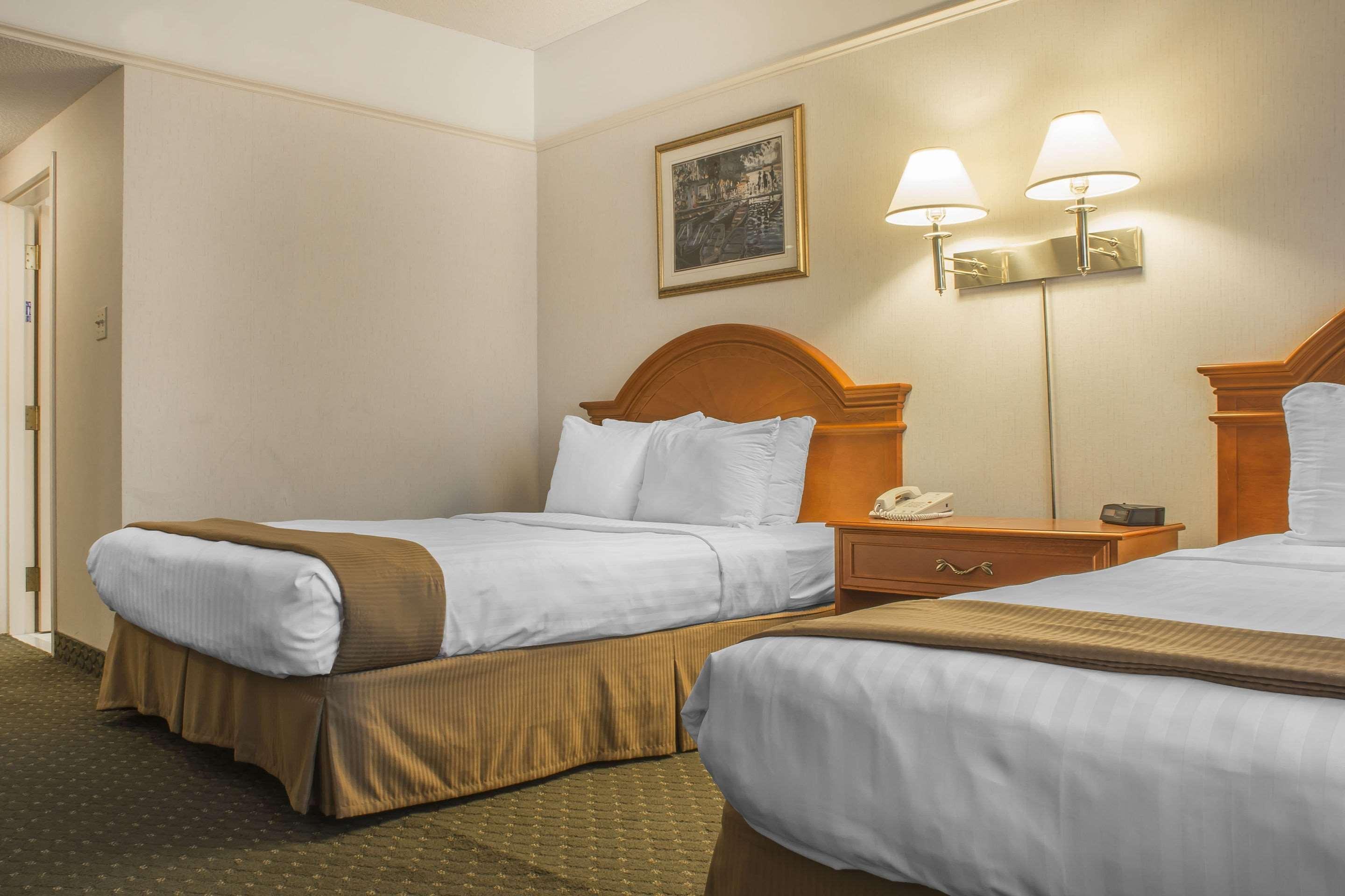 Clarion Hotel & Conference Centre Форт Ери Екстериор снимка