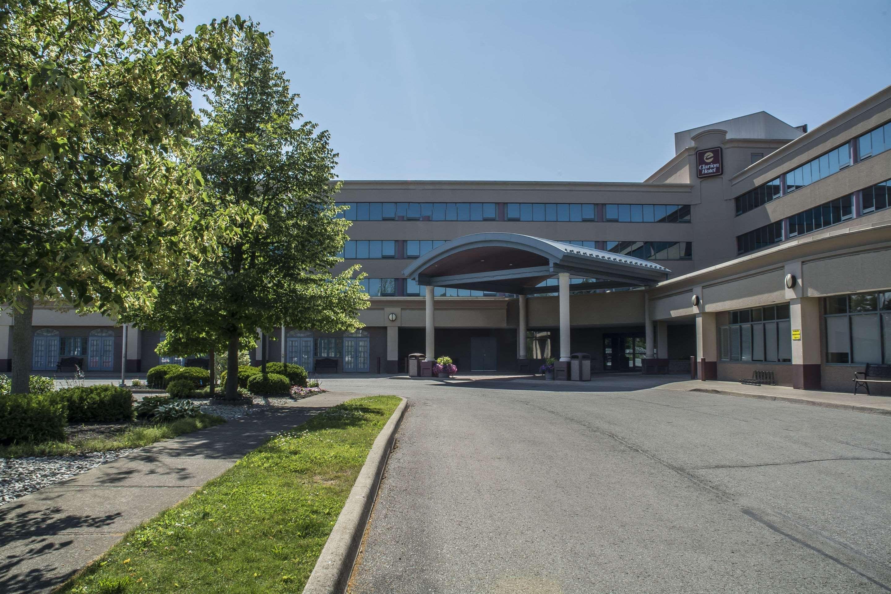 Clarion Hotel & Conference Centre Форт Ери Екстериор снимка