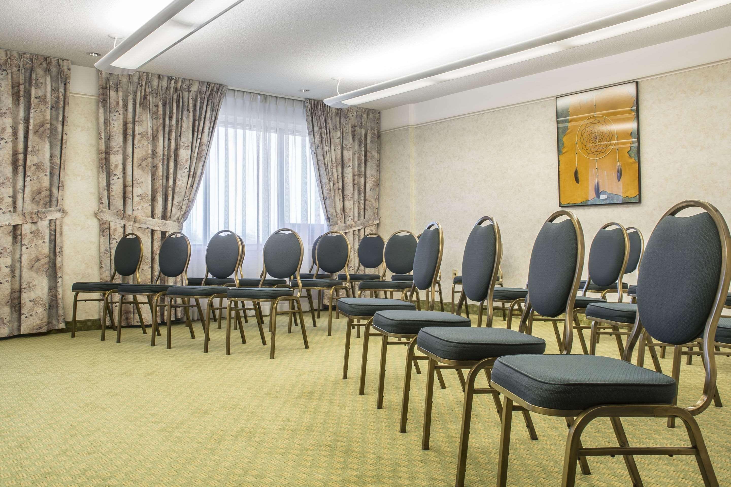 Clarion Hotel & Conference Centre Форт Ери Екстериор снимка